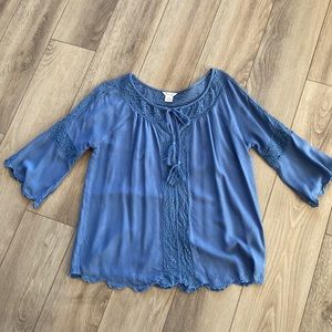 Ariat blue flowy blouse size Small